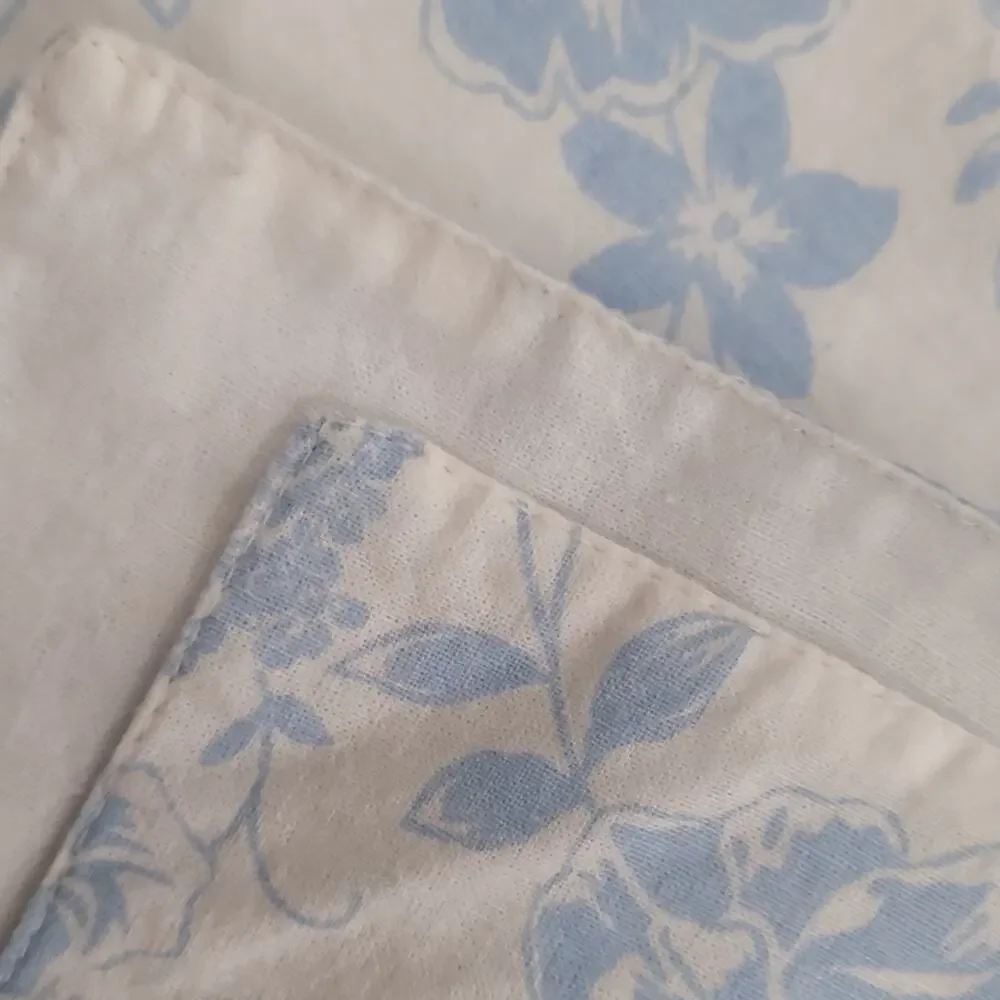 Sur La Table 100% Cotton Hemmed Table Runner Blue/White Floral French Country